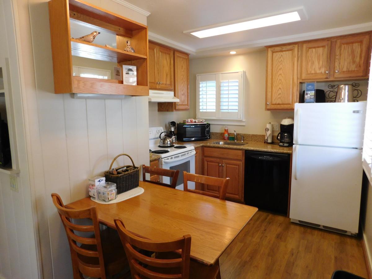 Pine Acres Lodge Pacific Grove Eksteriør bilde