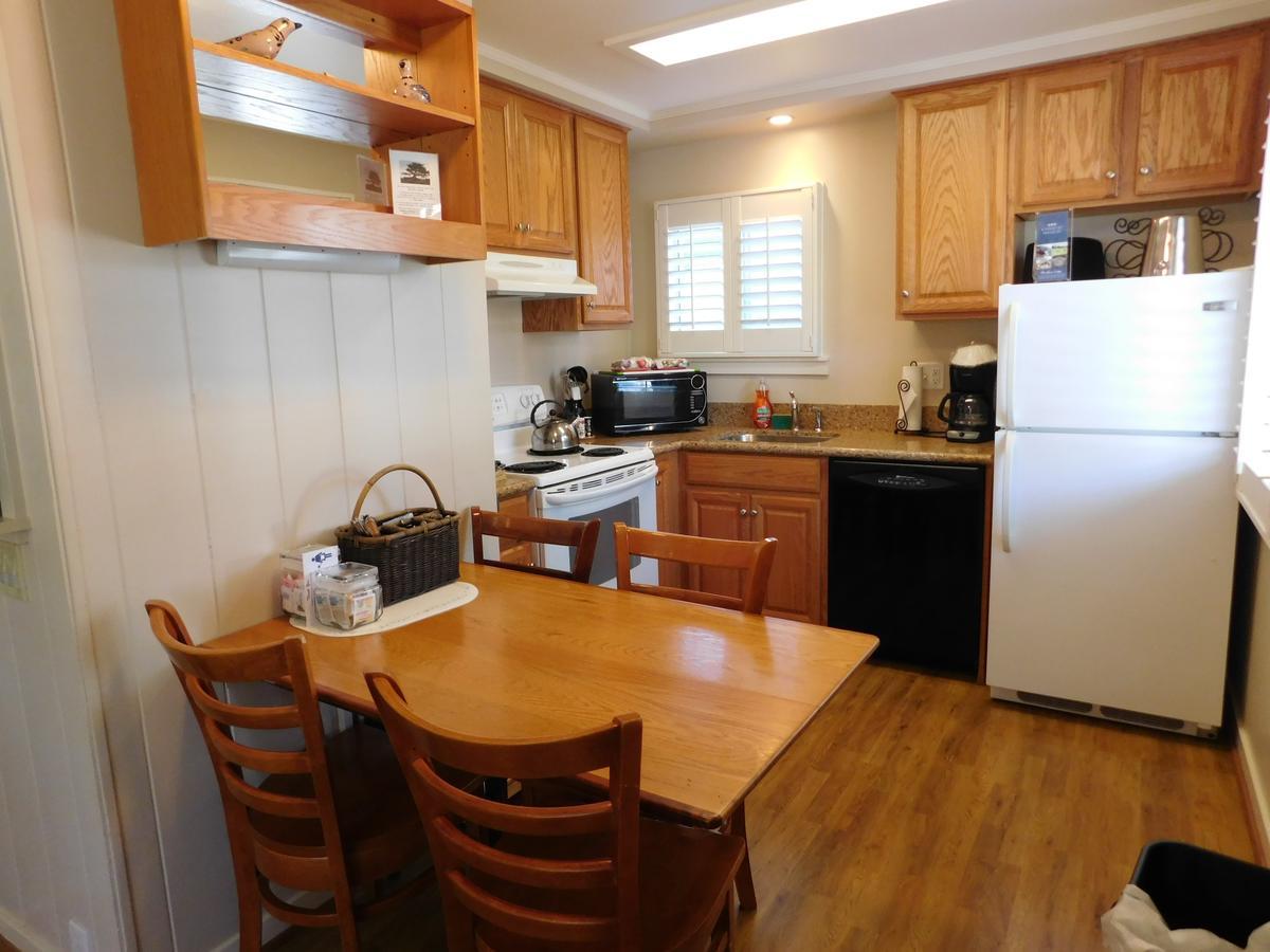 Pine Acres Lodge Pacific Grove Eksteriør bilde