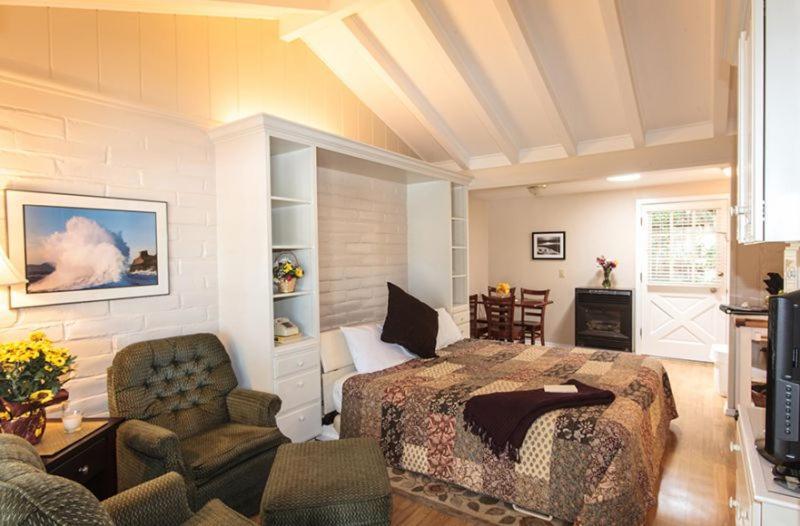 Pine Acres Lodge Pacific Grove Eksteriør bilde